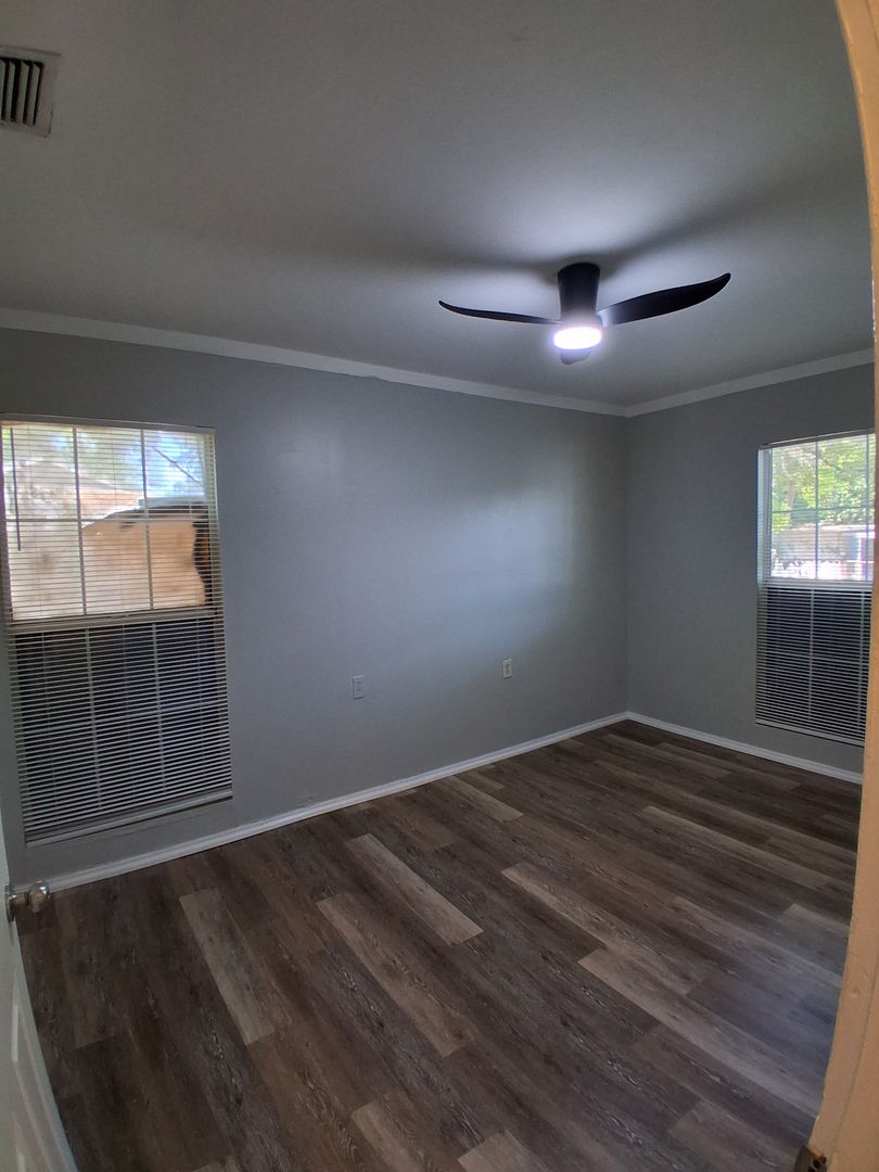 506 n Macdill ave 2 of 12