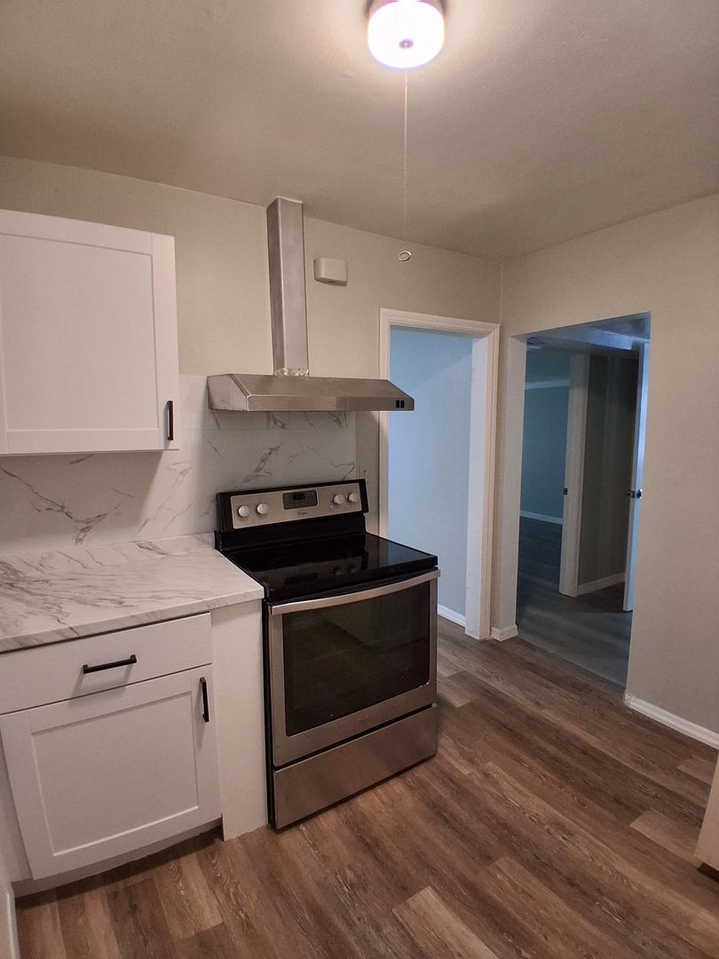 506 n Macdill ave 9 of 12