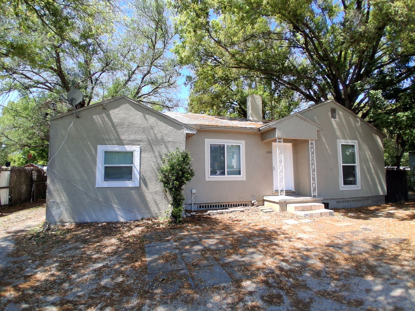 506 n Macdill ave 3 of 12
