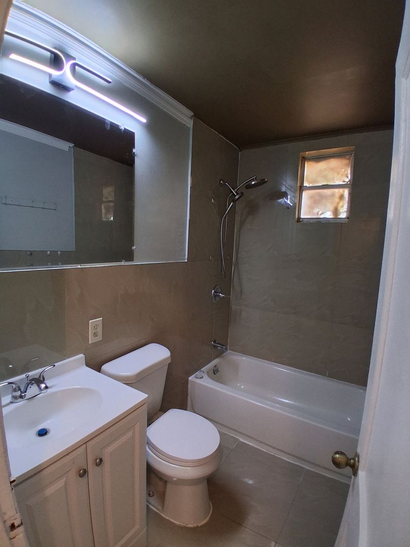 506 n Macdill ave 4 of 12