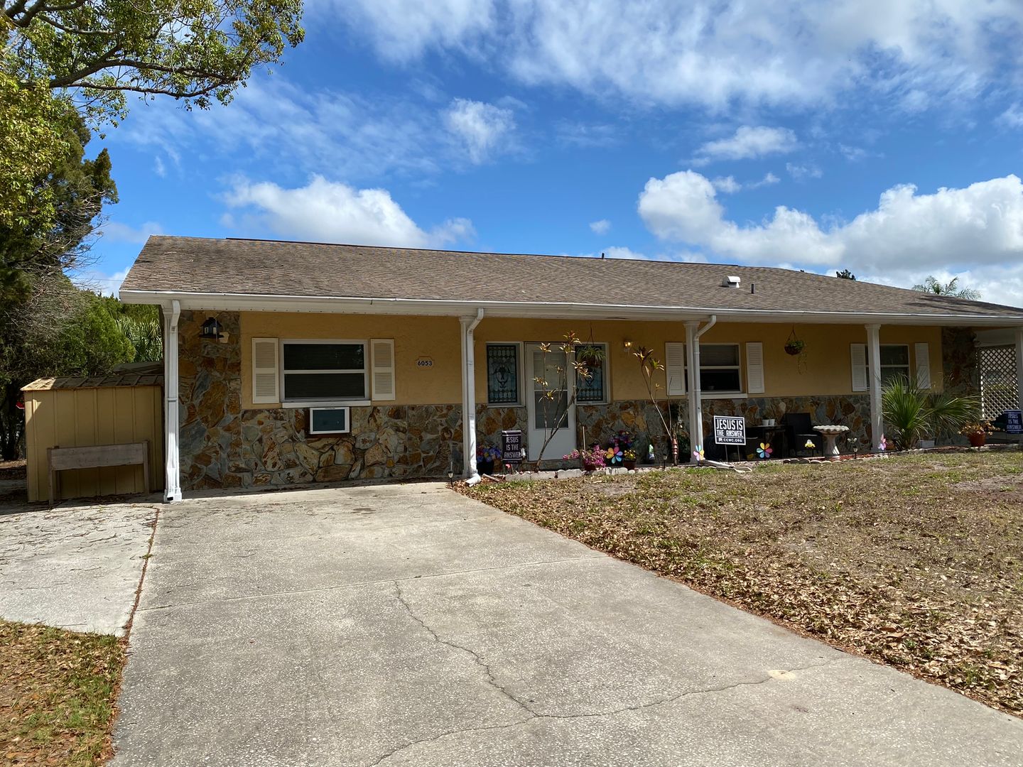 New Port Richey Apartment: 6053 Central Ave