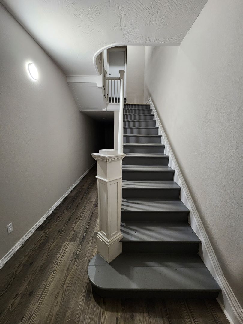 Aurora House: 121 W Pleasant St Unit C