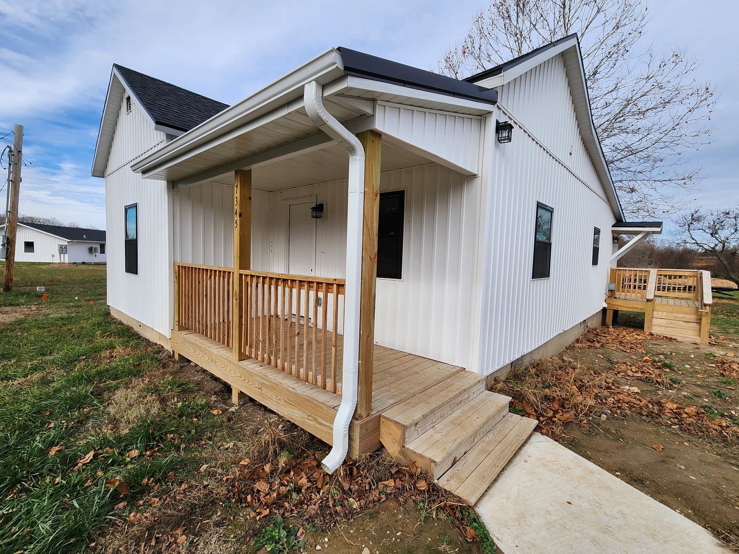 Springfield House: 7345 E Division St