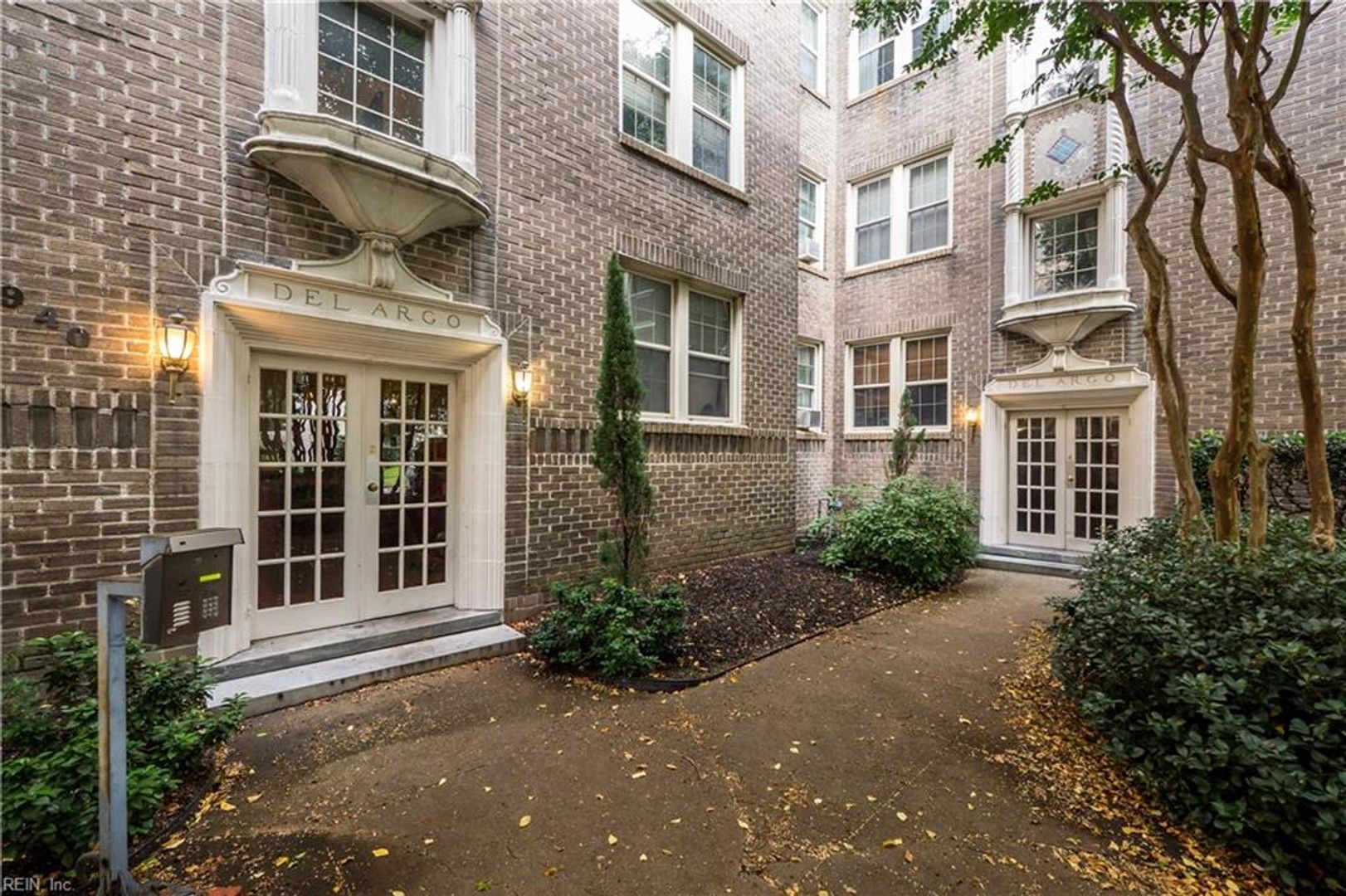 Norfolk House: 940-A2 Gates Ave.