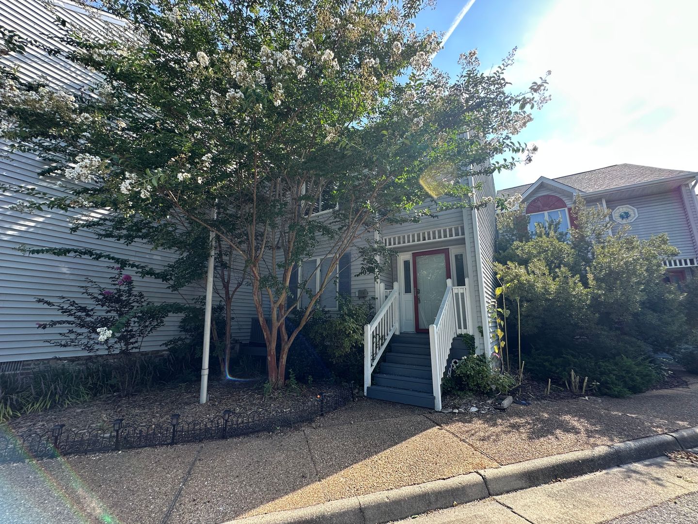 Hampton Townhome: 105 Scotts Point #103