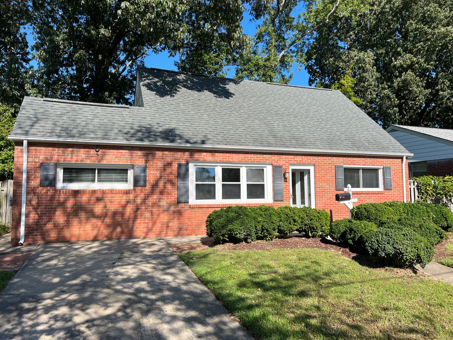 Norfolk House: 9441 Willow Ct