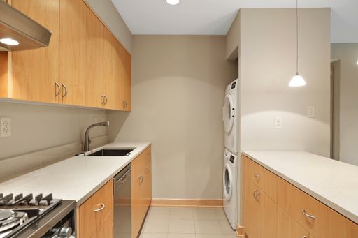 Sleek And Stylish! Pets Welcome! ONE MONTH FREE! – photo 1