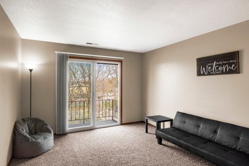 Think cozy, comfortable neutral spaces! – photo 1