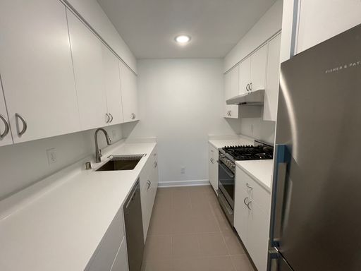 1 Month Free - Overindulge in a 1 Bedroom Luxury Townhome – photo 1
