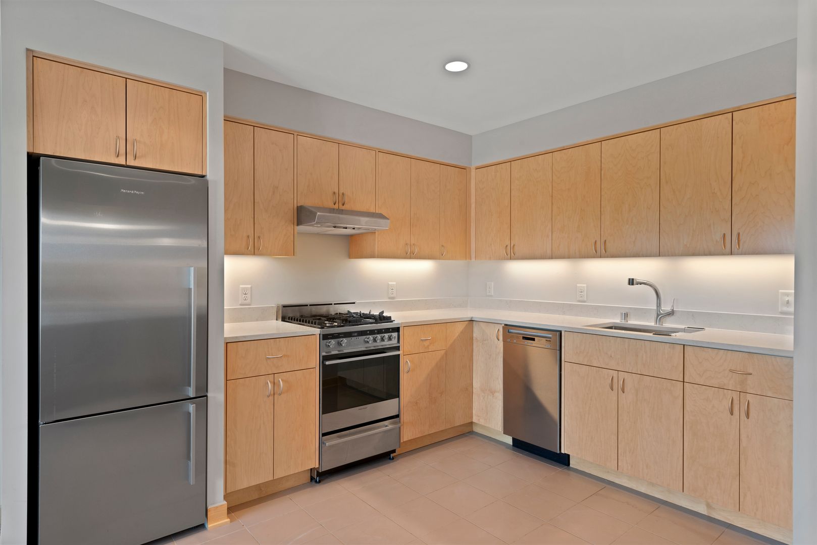 Lauderdale Apartment: 1570 Eustis Street