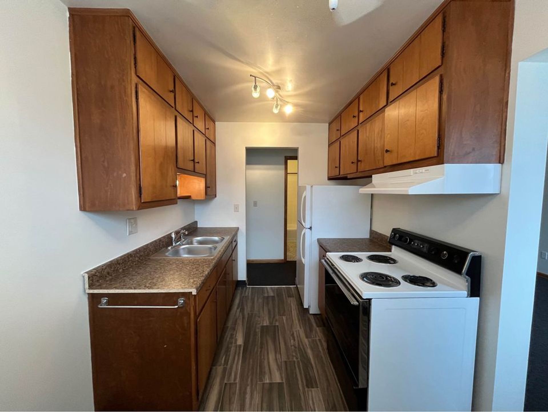 St Paul Apartment: 1310 Maryland Ave E