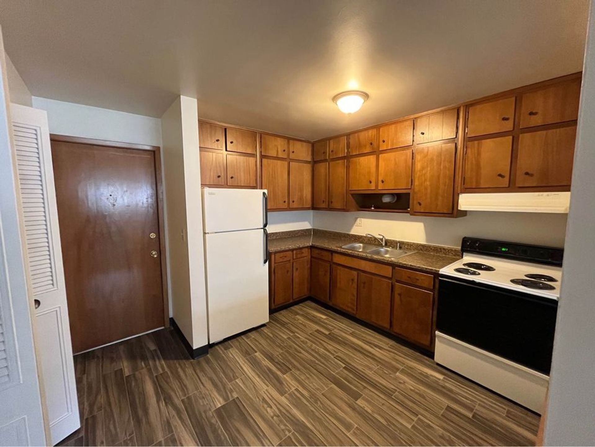 Phalen Apartments on Maryland Ave 2 of 12