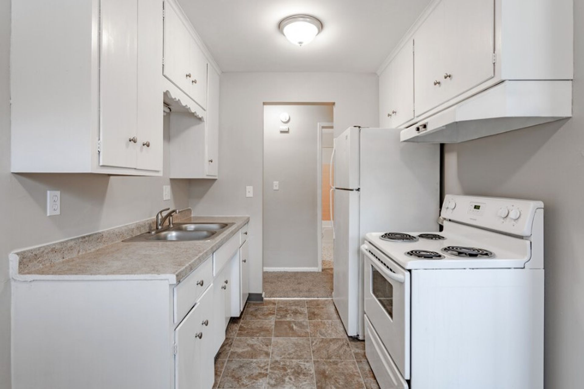 McCarrons Apartments 8 of 12