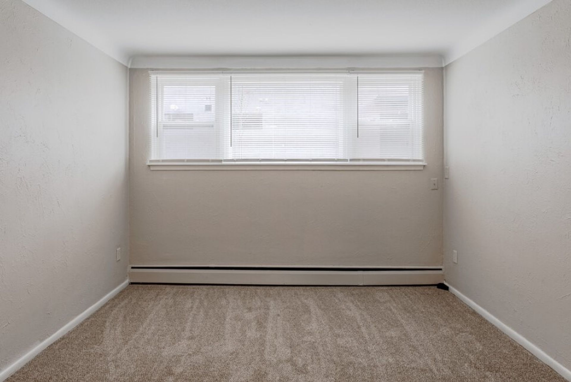 McCarrons Apartments 4 of 12