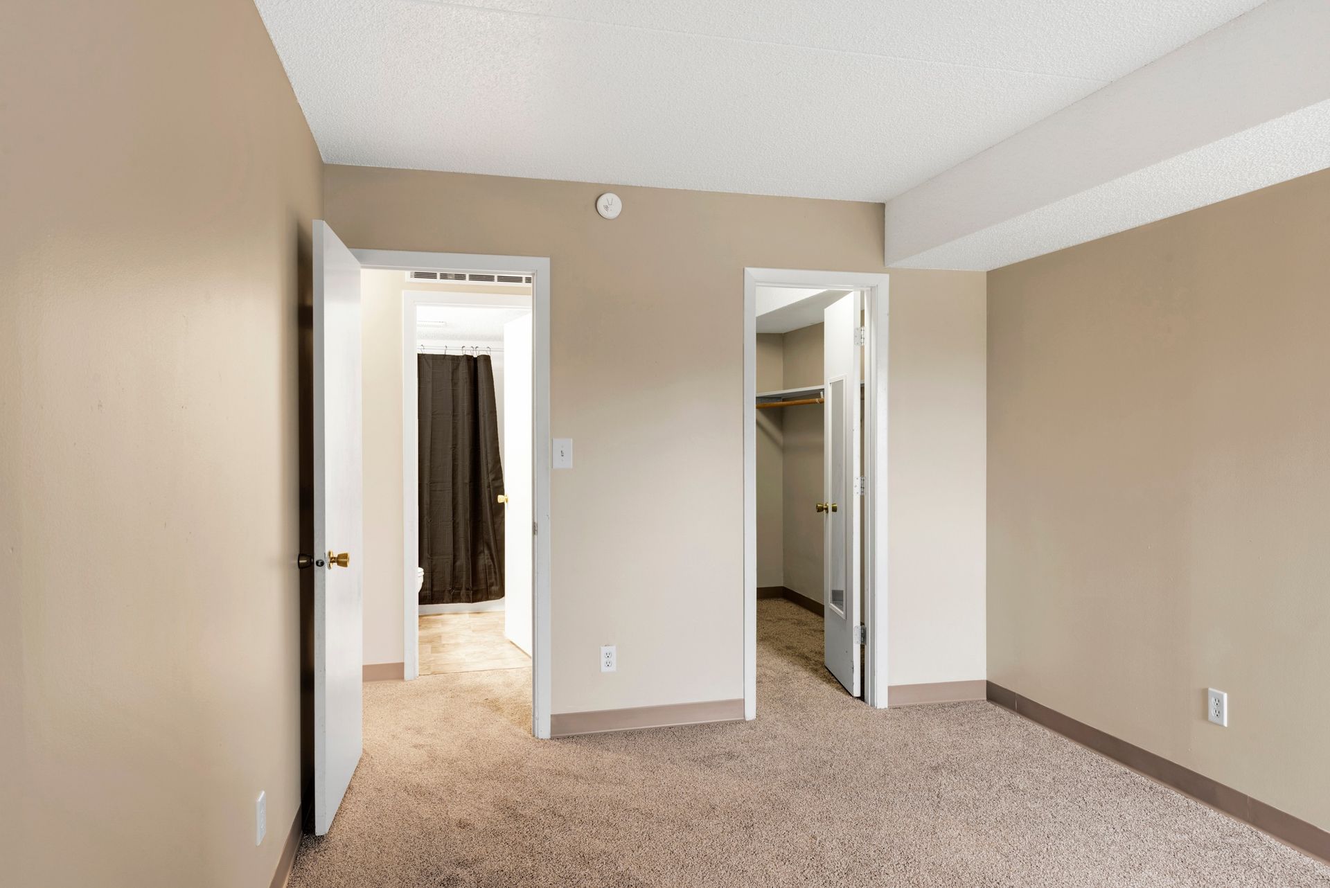 Oakwood Apartments 6 of 12