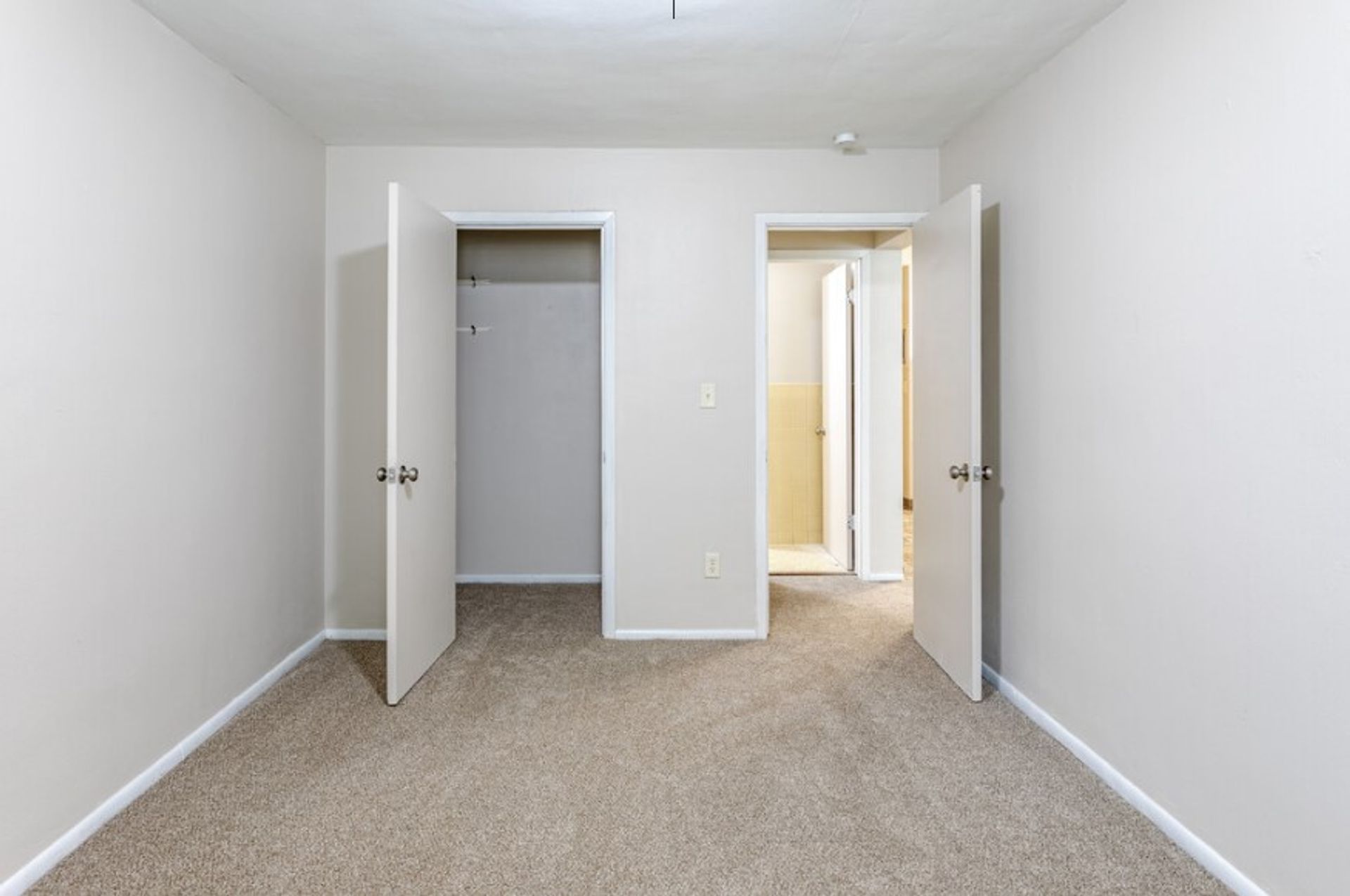 McCarrons Apartments 5 of 12