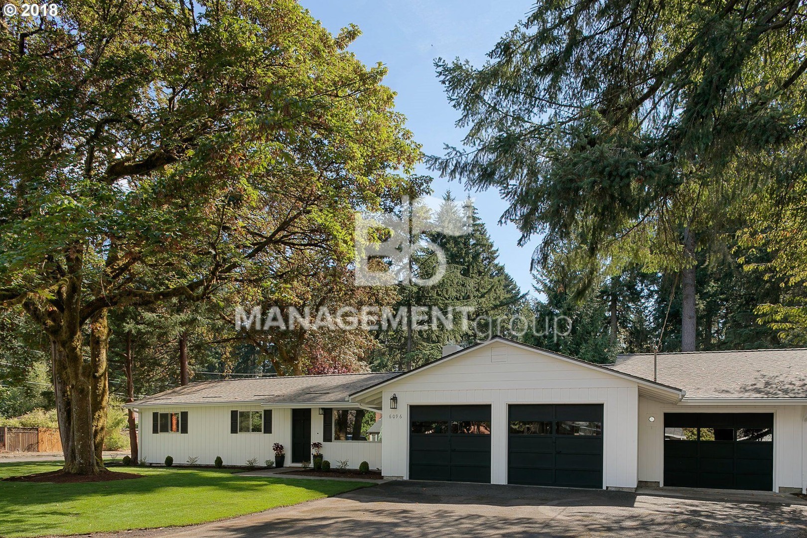 Lake Oswego House: 6096 Harrington Ave