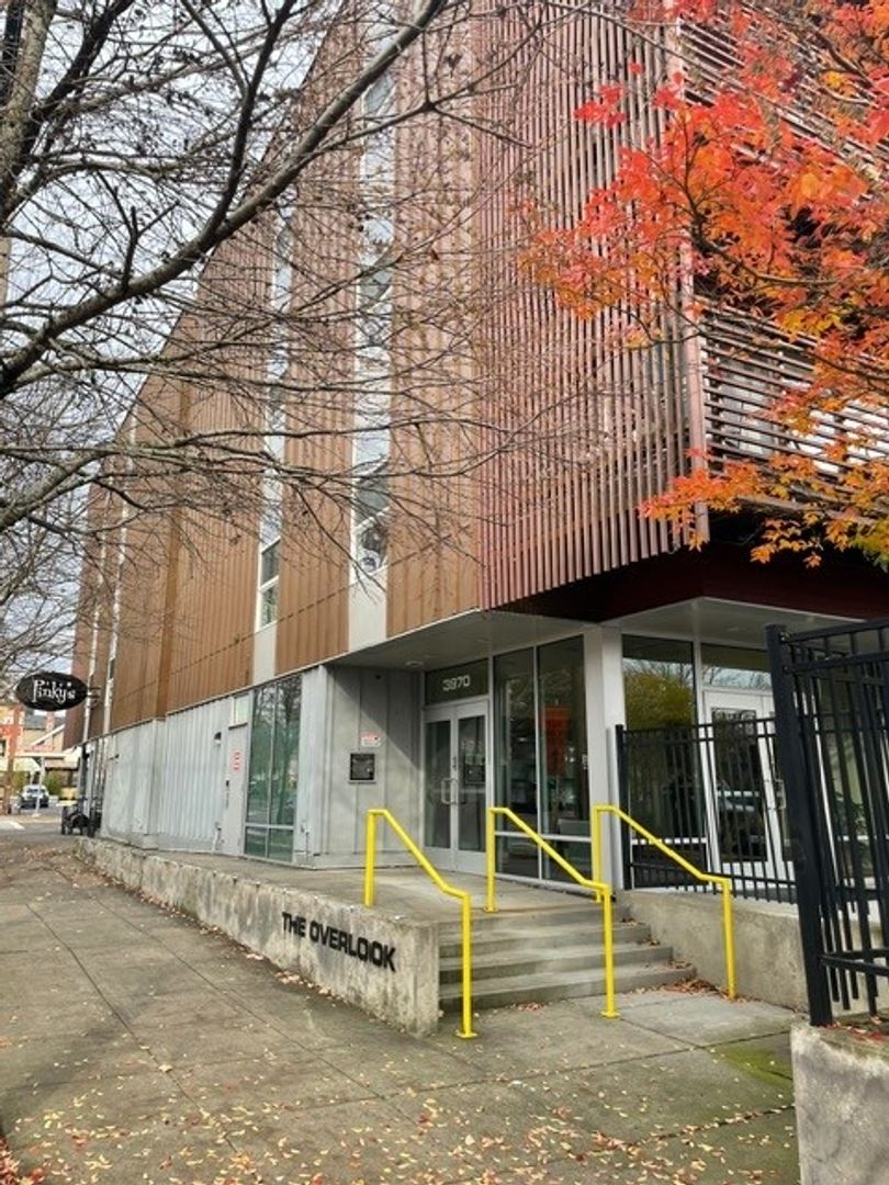 Portland Condo: 3970 N Lambert Ave Unit 403