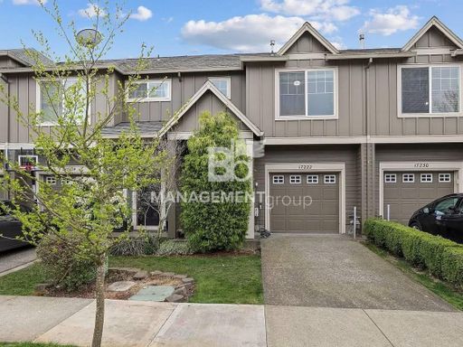 Updated Beaverton Townhome Close to Nike! Private Yard/Patio – photo 1