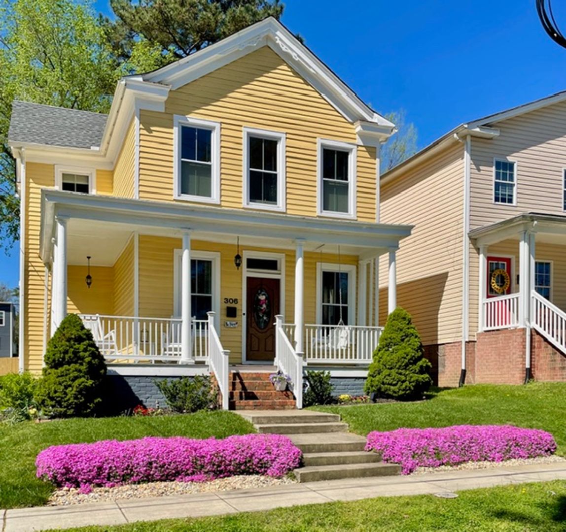 Richmond House: 306 W 26th St