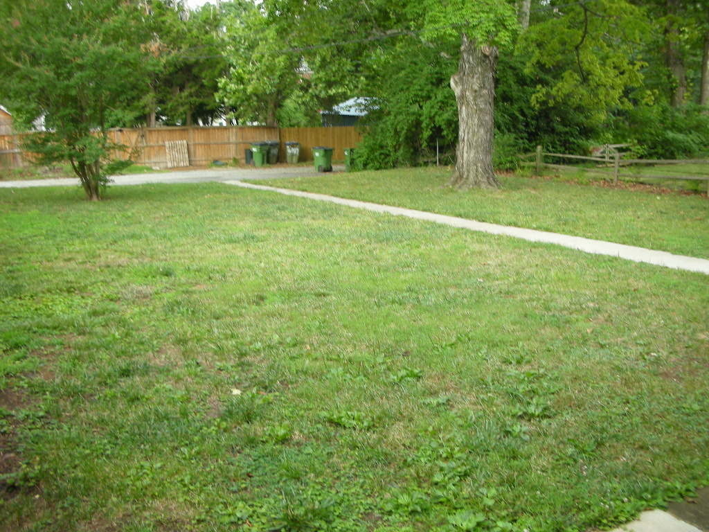 Richmond House: 4008 Grove Ave. Apt 2