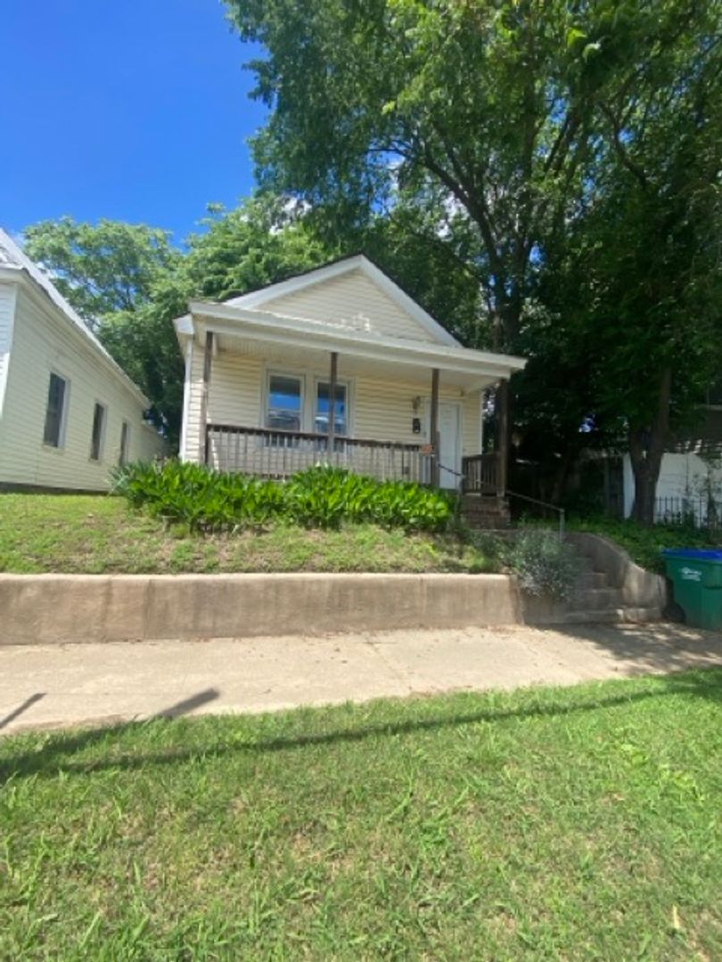 Richmond House: 1509 Stockton St