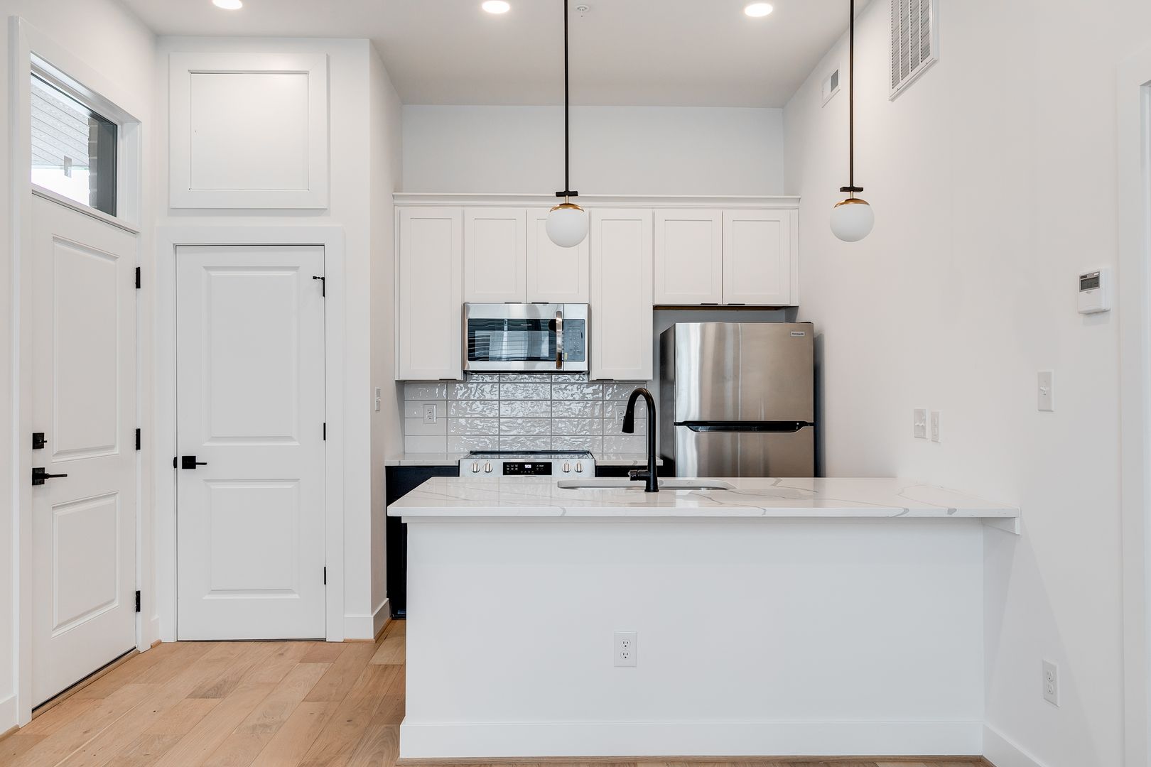 Richmond Apartment: 3308 E Marshall