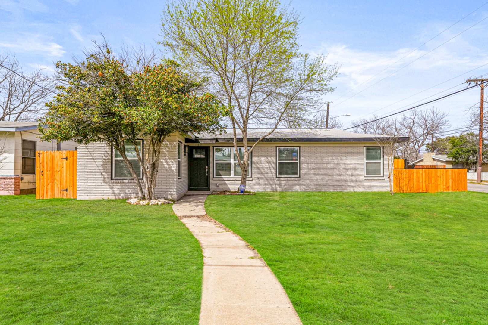 San Antonio House: 101 Fennel Dr.