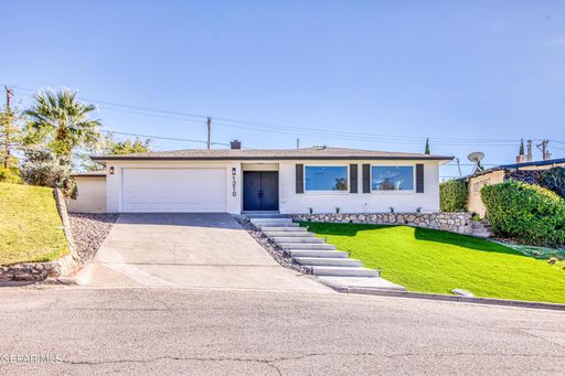 Beautiful remodel 3 bed-2 baths plus extra office space home in Kern Place – photo 1