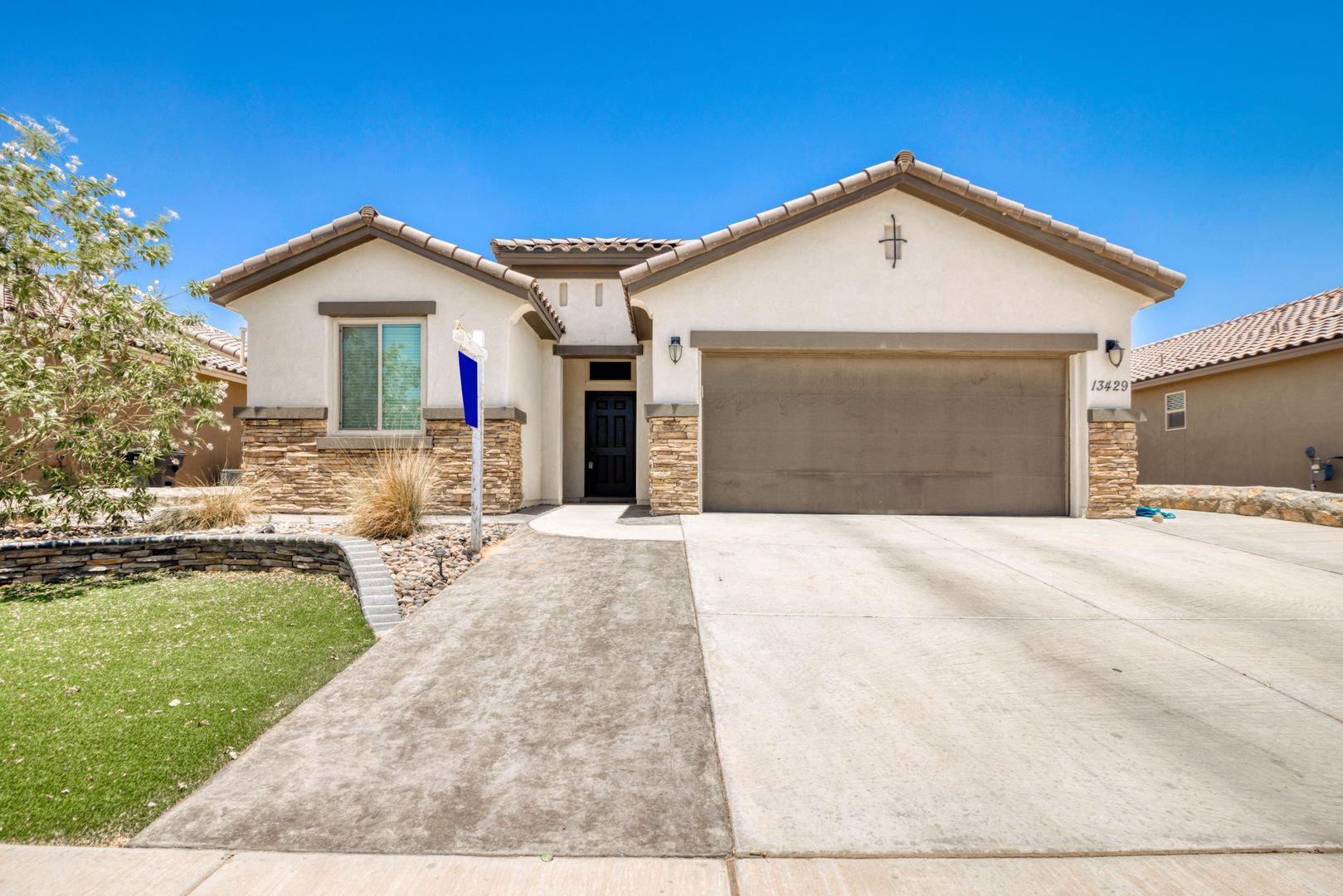 El Paso House: 13429 Plumpton Rd