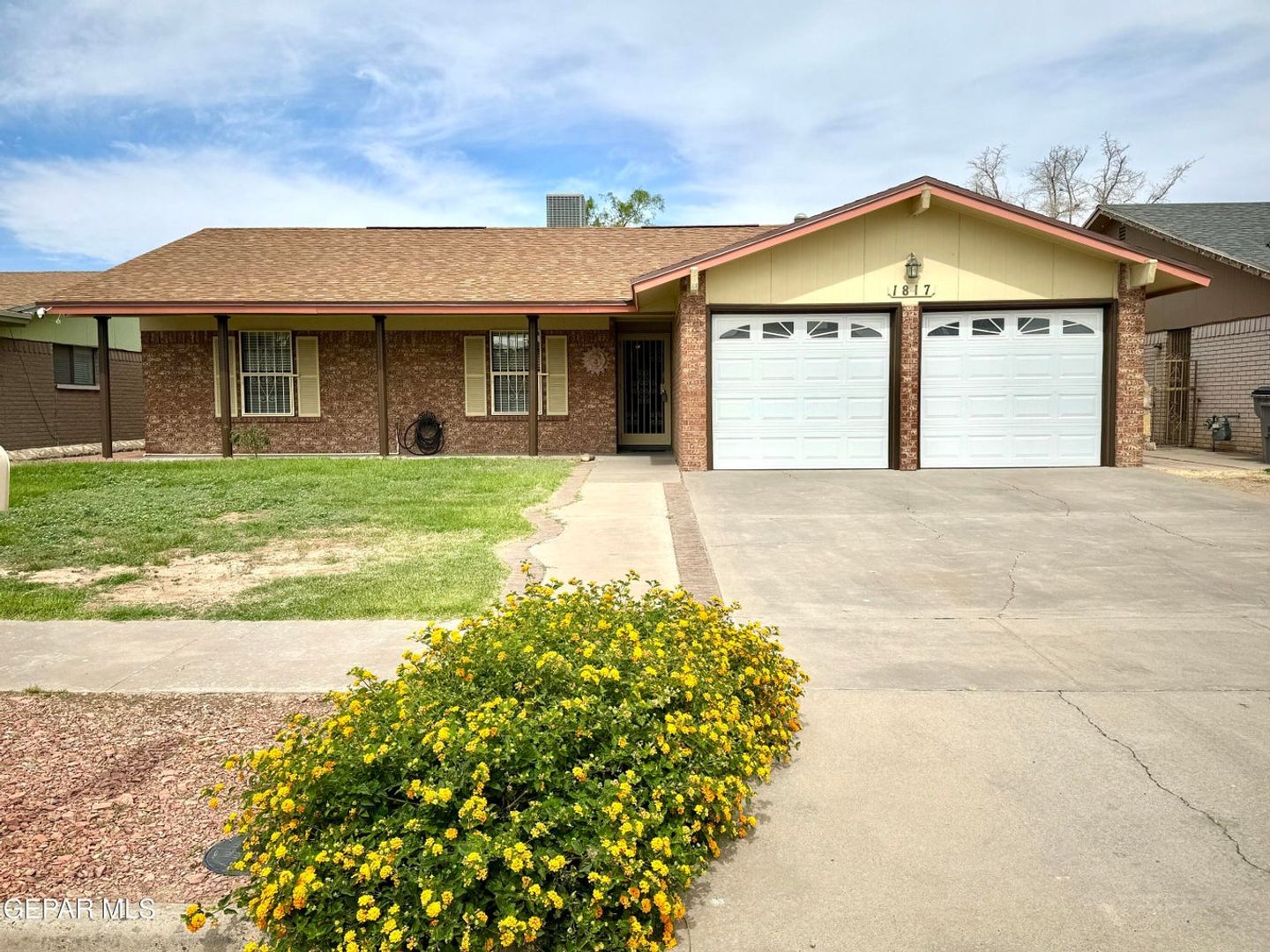 El Paso House: 1817 Hugh Royer Pl.