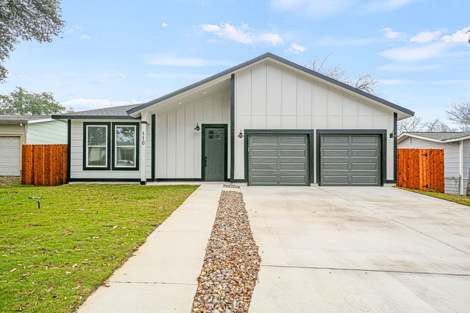 San Antonio House: 110 Saratoga Dr