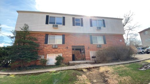 **Available Now** 5877 Shadymist Ln Unit 3 2BR/1BA (Cincinnati) – photo 1