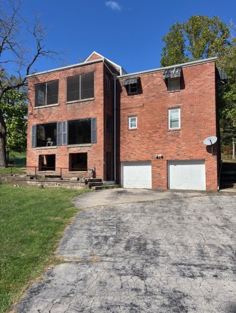 Pittsburgh House: 5302 Overlook Glen Drive #2