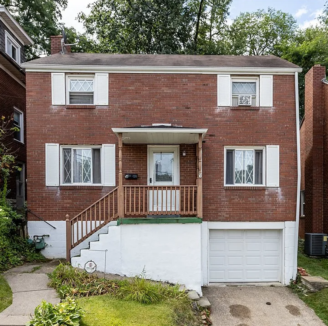 Pittsburgh House: 45 Greenlee Road