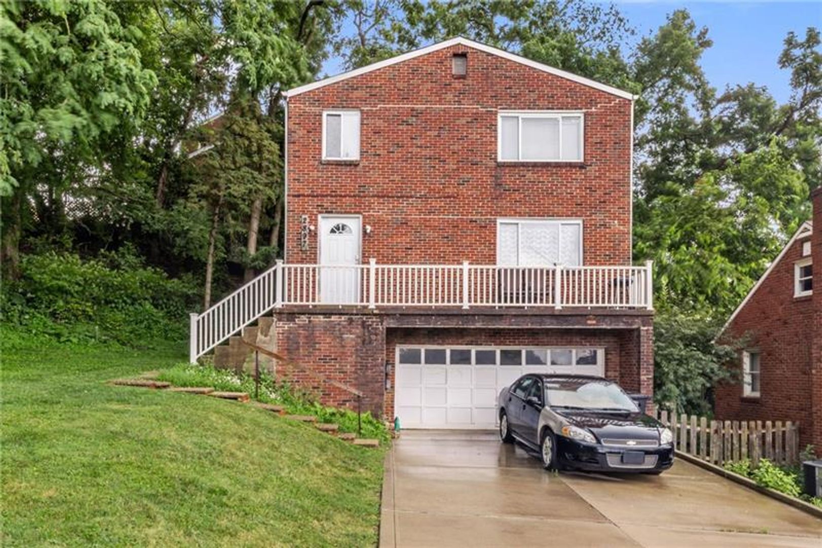 Pittsburgh Apartment: 2897 Leola Avenue