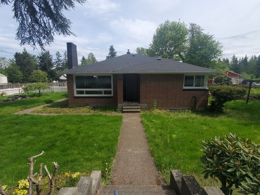 AVAILABLE NOW!!! 4 Bedroom, 1.75 bath! – photo 1