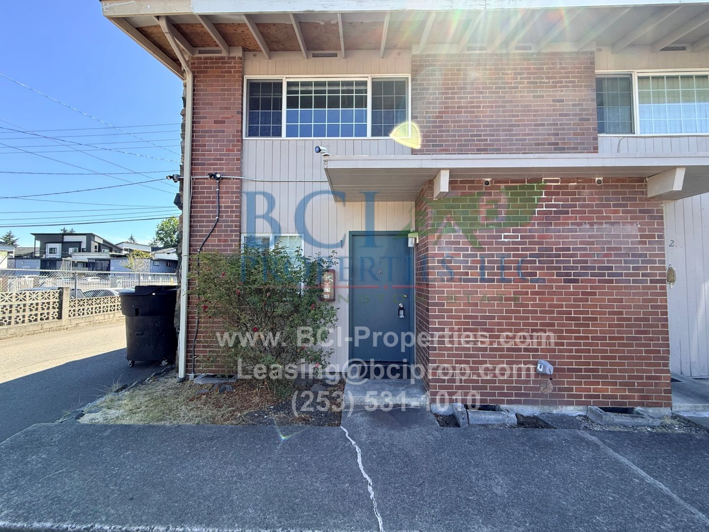 Tacoma Apartment: 8624 Pacific Ave