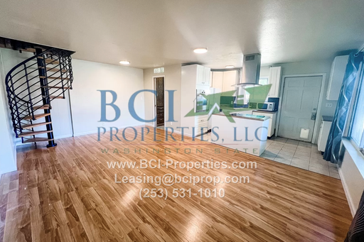 Beaultiful, Spacious 1 Bedroom Apartment