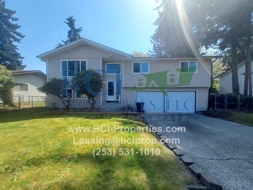 Beautiful 4 Bedroom/ 3 Bath Home close to Sunnyside Beach Park/ JBLM/ Fort Steilacoom! – photo 1