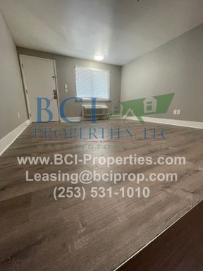 STUDIO APARTMENT AVAILBLE FOR IMMEDIATE MOVE IN – photo 1