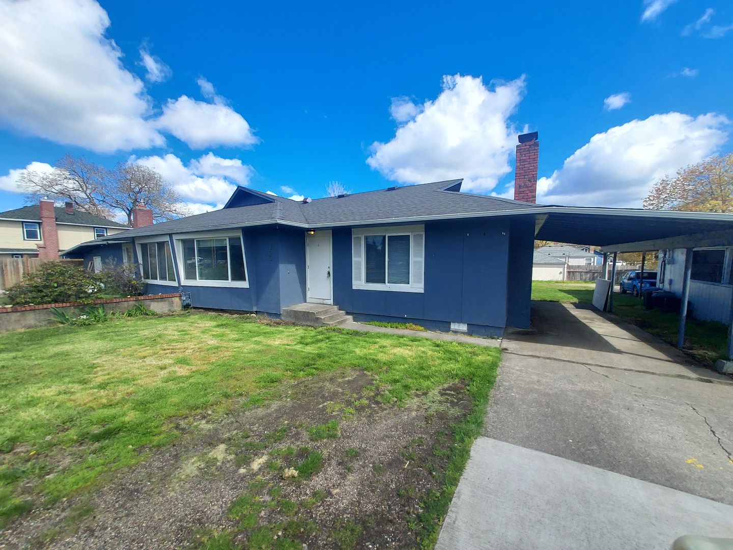 Yelm Apartment: 307 Edwards St SW