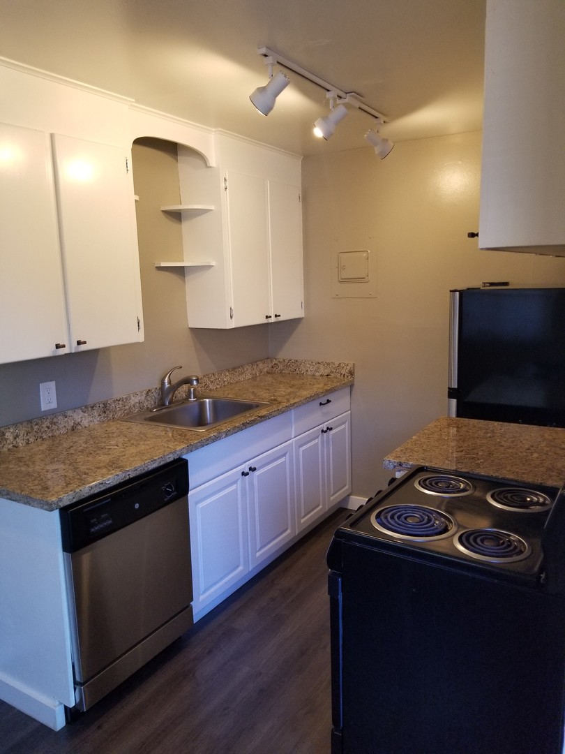 Seattle Apartment: 1532 NW 51st Street