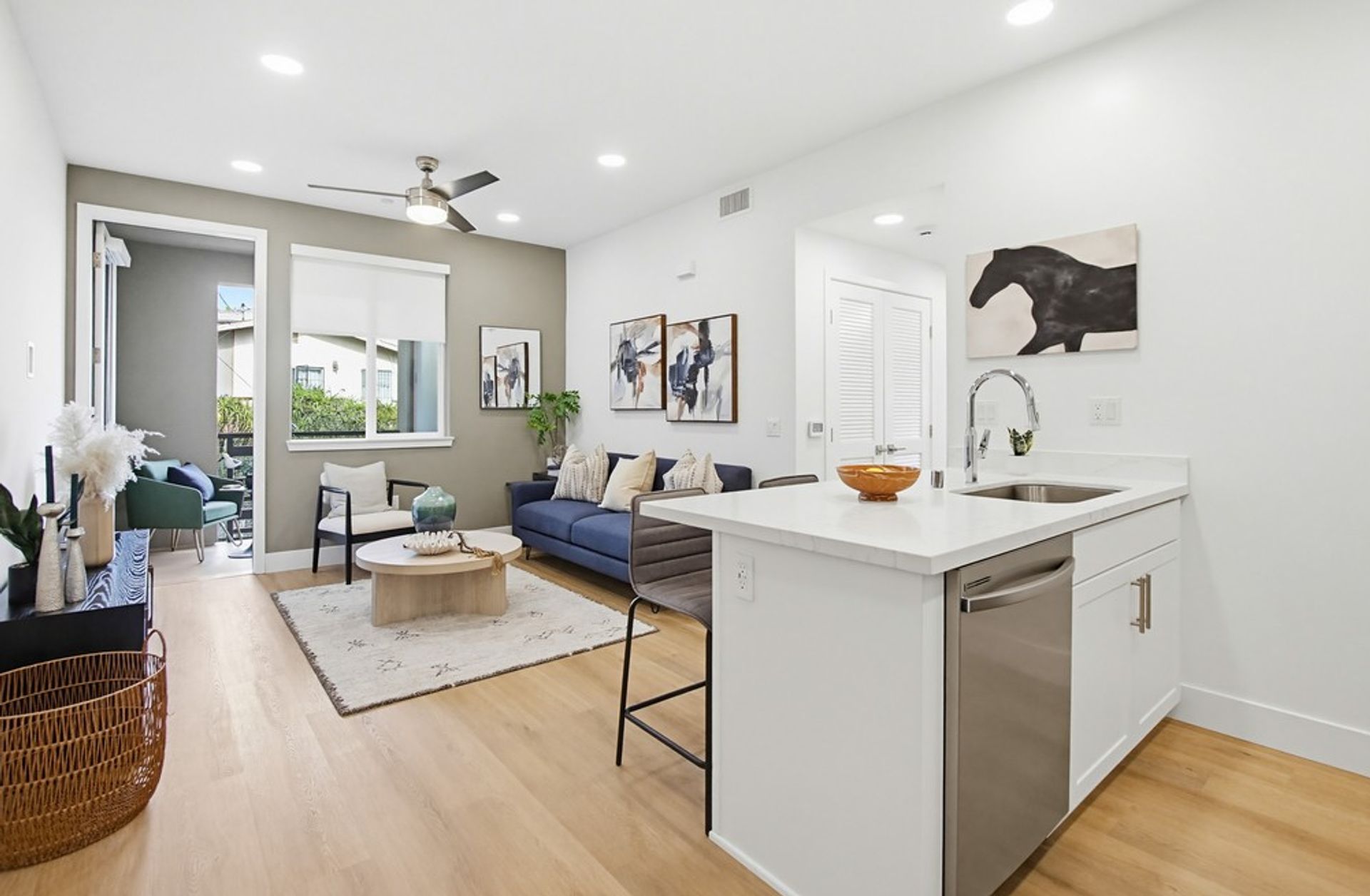 National City Apartment: 2542-2546 Ridgeway Dr