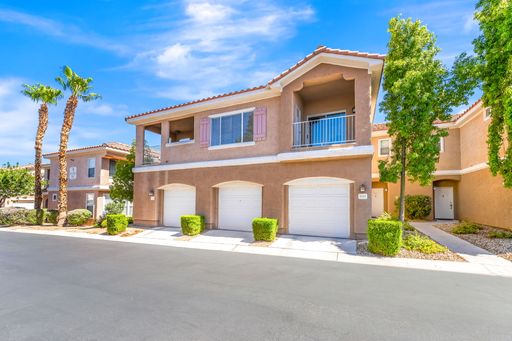 Elevated Green Valley Ranch Living! – photo 1