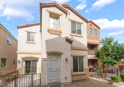 Charming Two-Story Home with Open Floor Plan and Modern Finishes! – photo 1