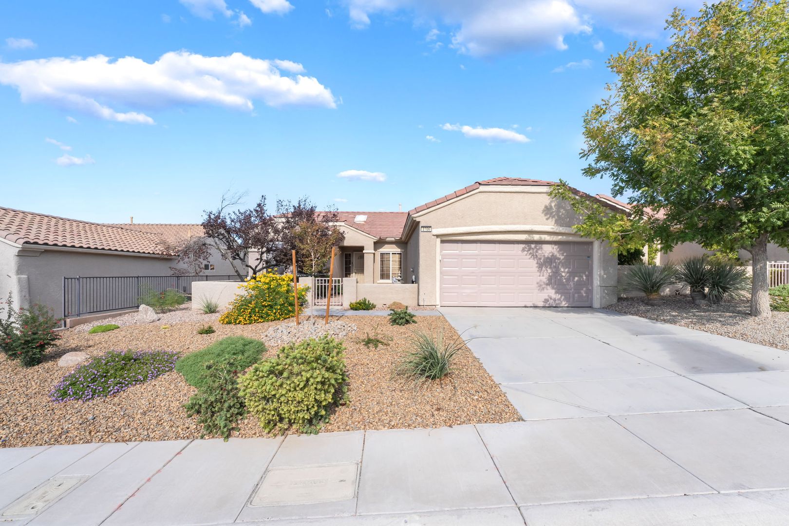 Henderson House: 2706 Grand Forks Rd