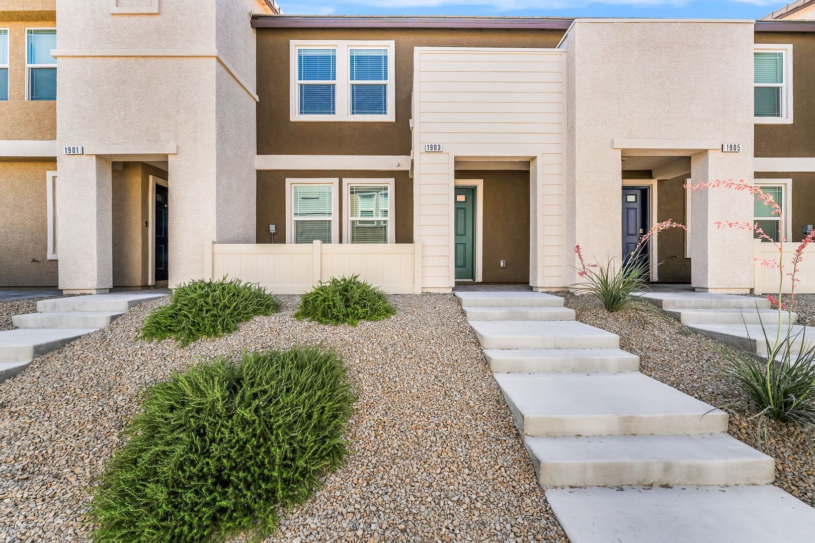 Henderson House: 1903 Omaggio Vista St