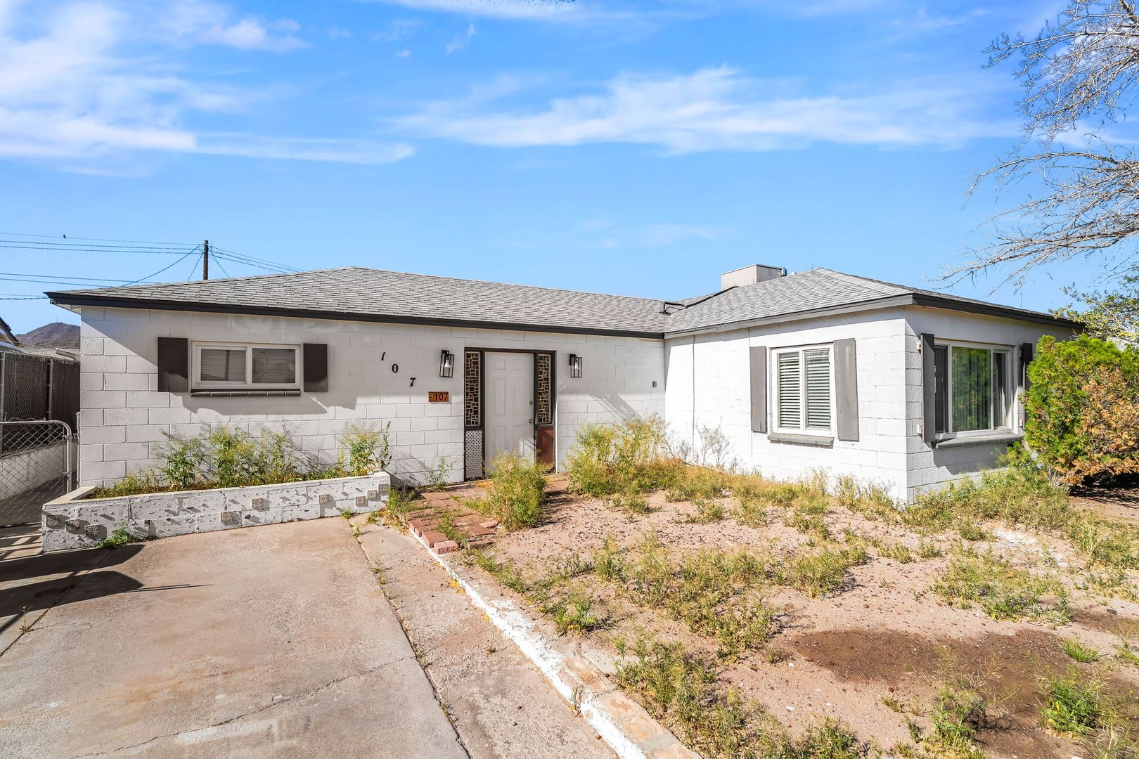 Henderson House: 107 Joshua St