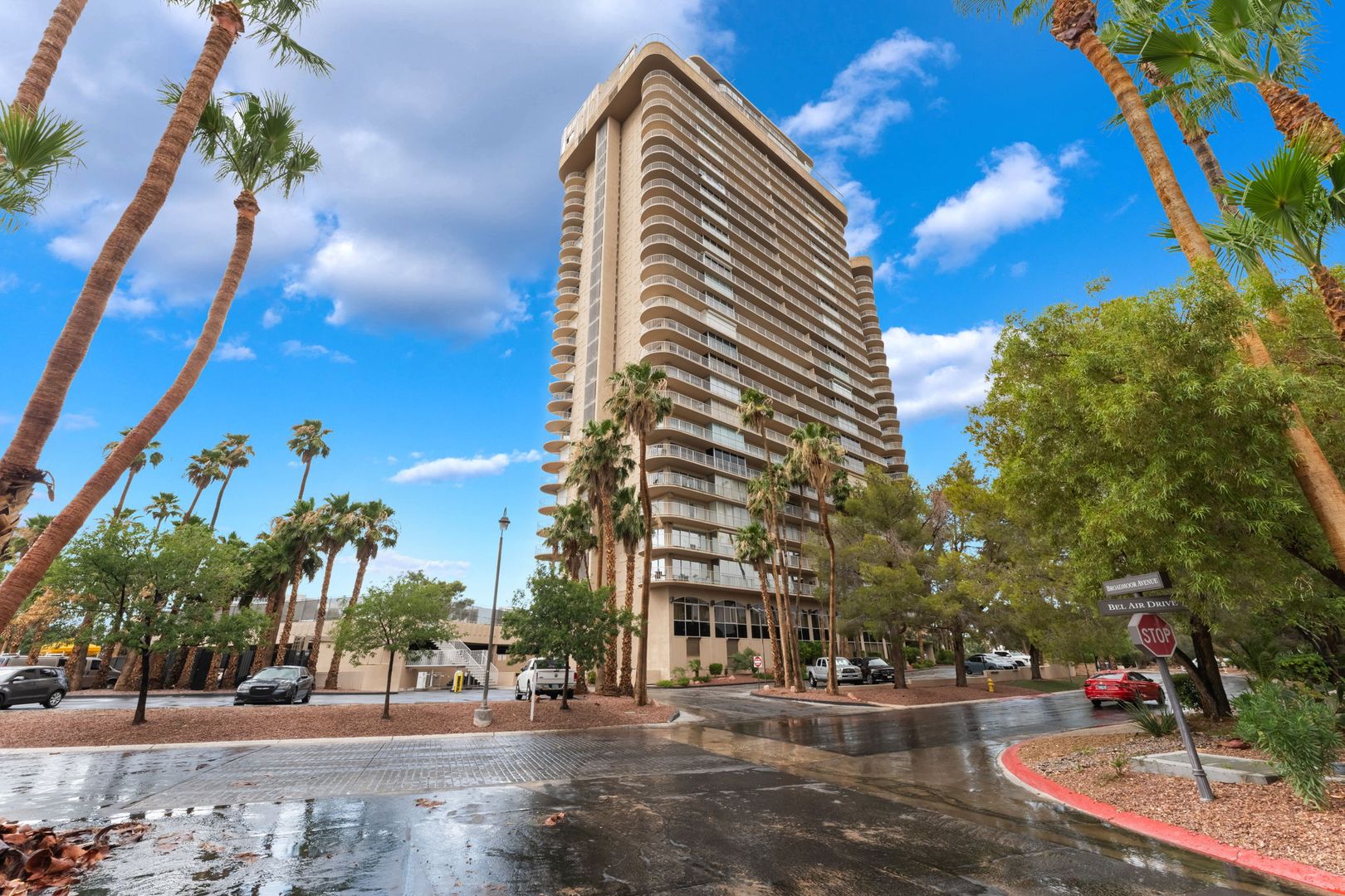 Las Vegas House: 3111 Bel Air Dr #11B